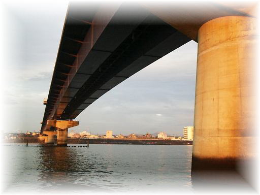 �Ó�勴�������𗁂т�