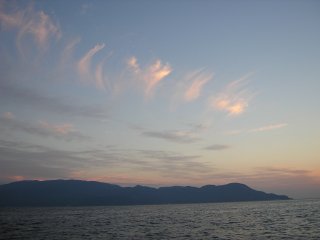 �吣��