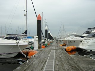 �V��